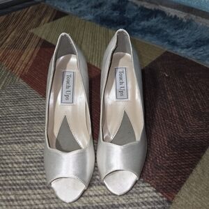 Touch Ups Women's Cream Peep Toe Heels